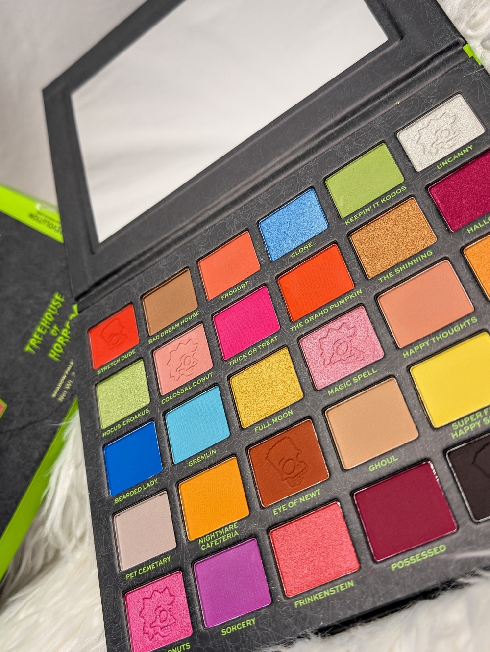 Vibrant Multi-Color Eyeshadow Palette - Bold Pigments
